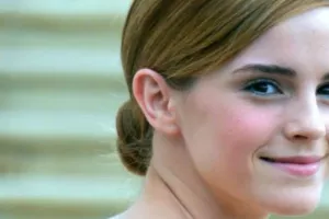Obnažene grudi Emme Watson raspirile raspravu o licemjerju i feminizmu