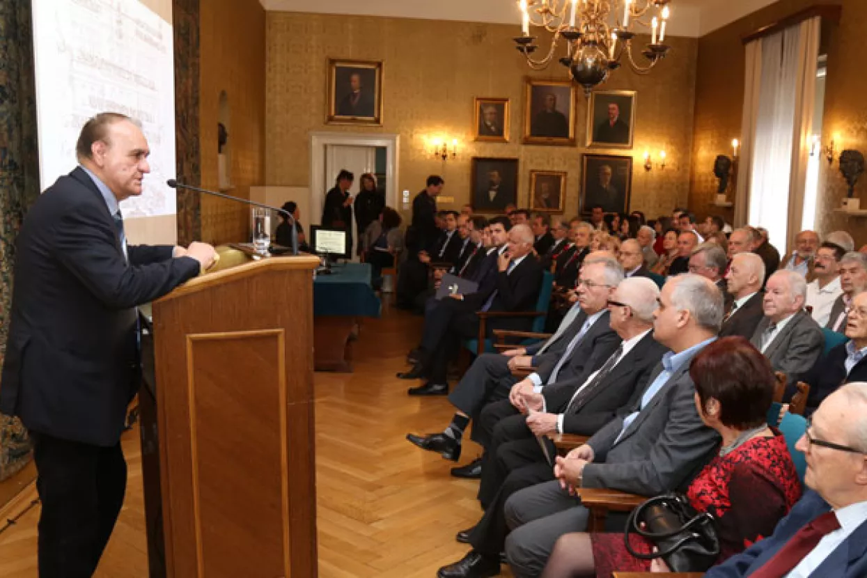 Ina treba obnoviti rezerve i modernizirati rafinerije jer će naftno rudarstvo u protivnom izumrijeti