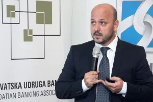 Rekordno ka&scaron;njenje od četiri godine: Kasno Maras do HGK i Agrokora stiže