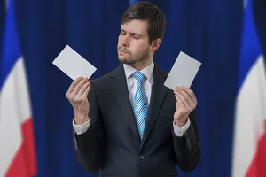 Prvi službeni rezultati potvrdili očekivano, Macron i Le Pen ulaze u drugi krug