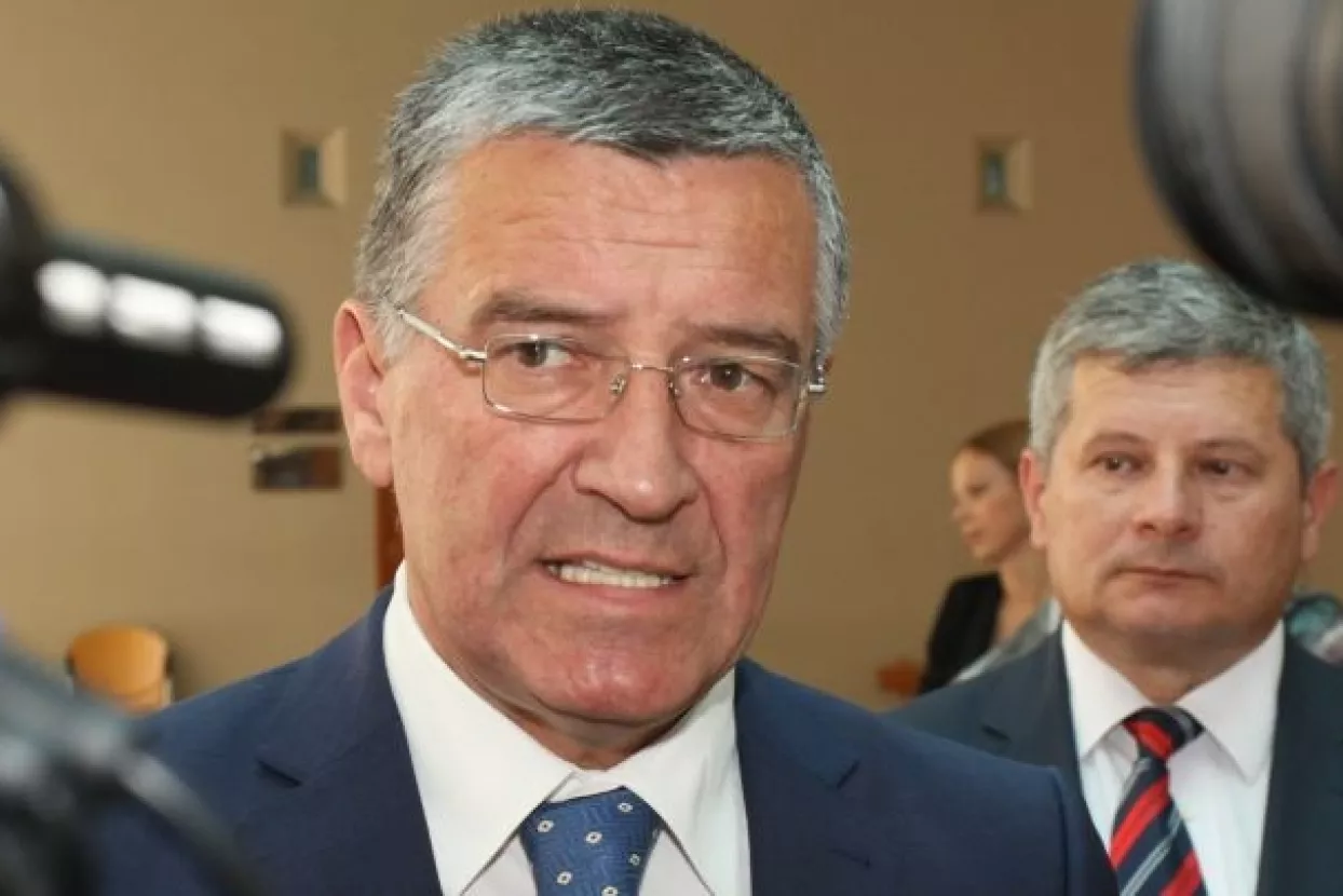 Ževrnja se povlači iz utrke za župana nakon kr&scaron;enja zakona u natječaju za Zlatni rat