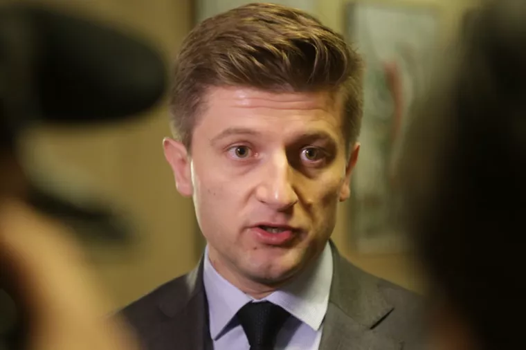 Burić: Mariću se zamjera &scaron;to je uspje&scaron;an, &scaron;to bi trebao, nositi ceker i voziti stojadin