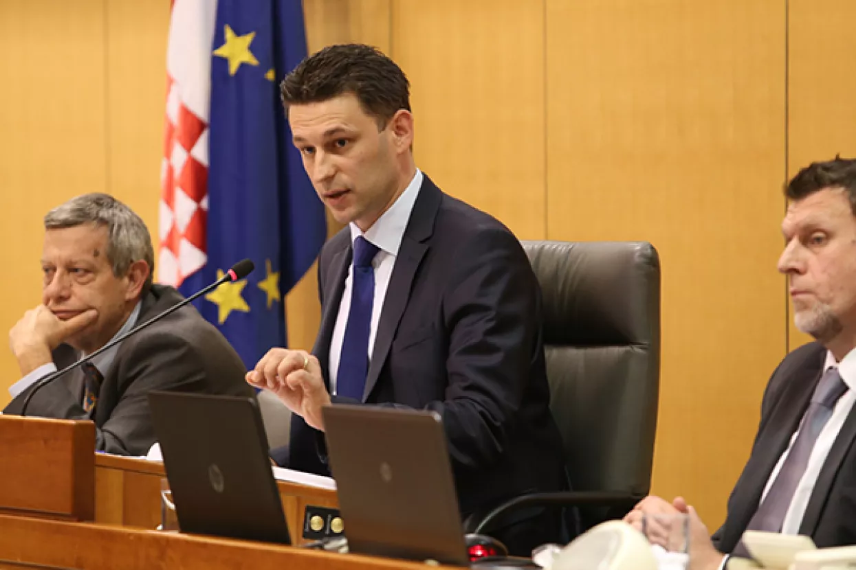 Odvjetnički uredi izgubili posredni&scaron;tvo u HRT-u, odbijen Zakon za 'državnu reviziju HNB-a'