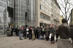 Nakladnici povlače knjige iz Algoritma