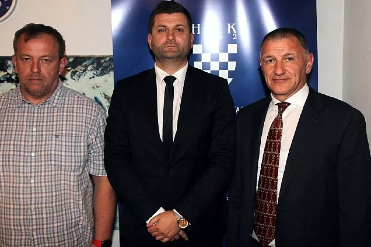 Petar Dragić izabran za predsjednika Udruženja davatelja taksi usluga HGK