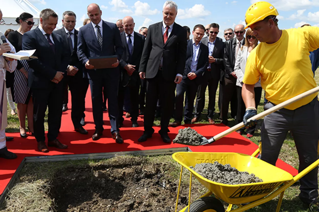 FOTO: Položen kamen temeljac za najveću investiciju Hrvatske po&scaron;te u 70 godina