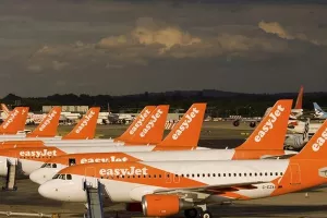 EasyJet u gubitku zbog slabije funte i kasnijeg Uskrsa