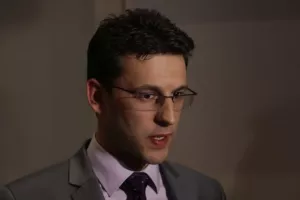 Petrov: Na marginama su već počeli sastanci o 'velikoj koaliciji' HDZ-a i SDP-a