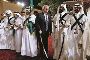 Trump isporučio 'predivnu vojnu opremu' za održavanje kaosa na Bliskom istoku