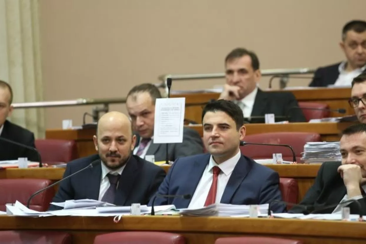 U Saboru plju&scaron;tali zahtjevi za Plenkovićevom ostavkom