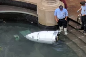 Robot policajac stradao na dužnosti
