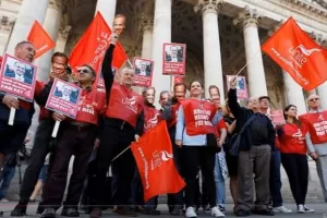 VIDEO: &Scaron;trajk u Engleskoj banci