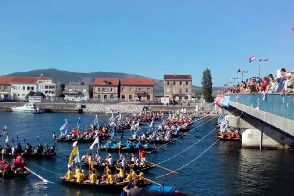 Kubure su opalile: Počeo 20. Maraton lađa na Neretvi