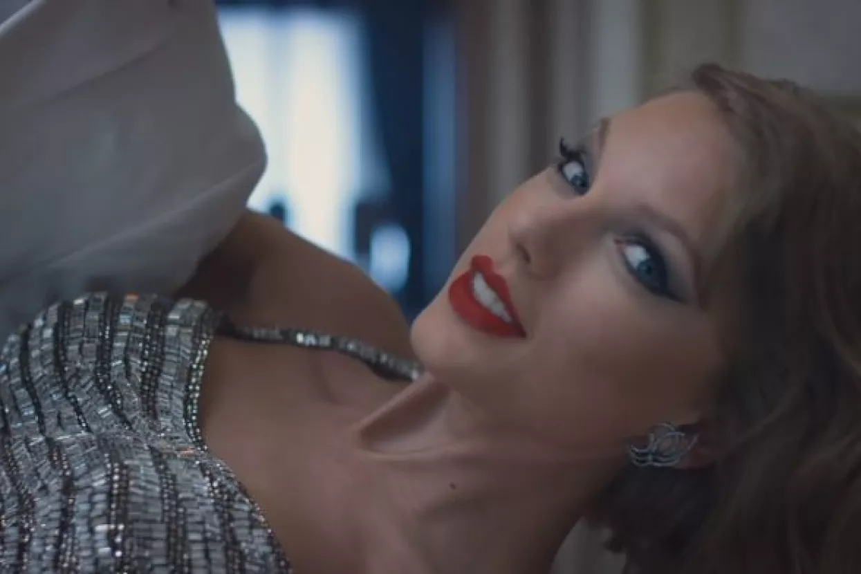 'Ne znači ne': Taylor Swift dobila od&scaron;tetu od jednog dolara za hvatanje stražnjice