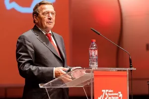 Bliskost Schroedera s Rusijom preopasna za predizborni SPD