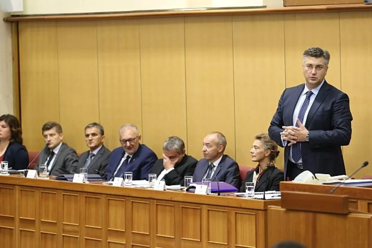 Aktualni sat: SDP-ovci u žestokoj ofenzivi pozivali premijera da ponudi ostavku
