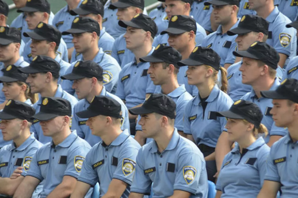 Sindikat zahtijeva od Božinovića novu policijsku opremu jer je sada&scaron;nja 'sramota države'