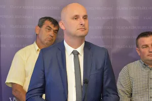 Tolu&scaron;ić drvoprerađivačima: Imate 'otvorene ruke' da osmislite novi model raspodjele sirovine