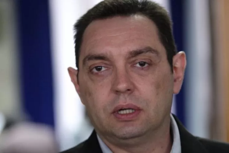Neuvjerljivi Vulin, 'teta iz Kanade' i stan od 205 tisuća eura zabavljaju Srbiju
