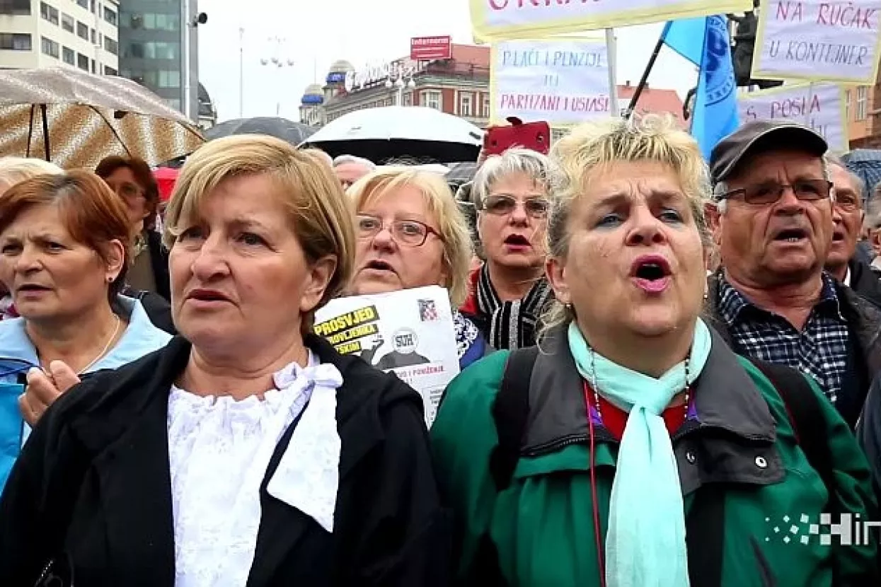 VIDEO: Umirovljenici poslali te&scaron;ke poruke &lsquo;socijalno autističnoj Vladi&rsquo;
