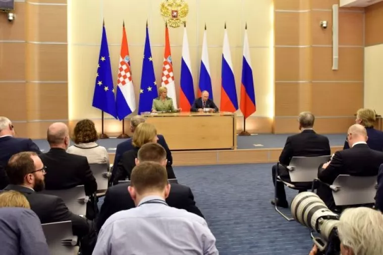 Predsjednica: Spremna sam posredovati između Sberbanke i hrvatskih institucija