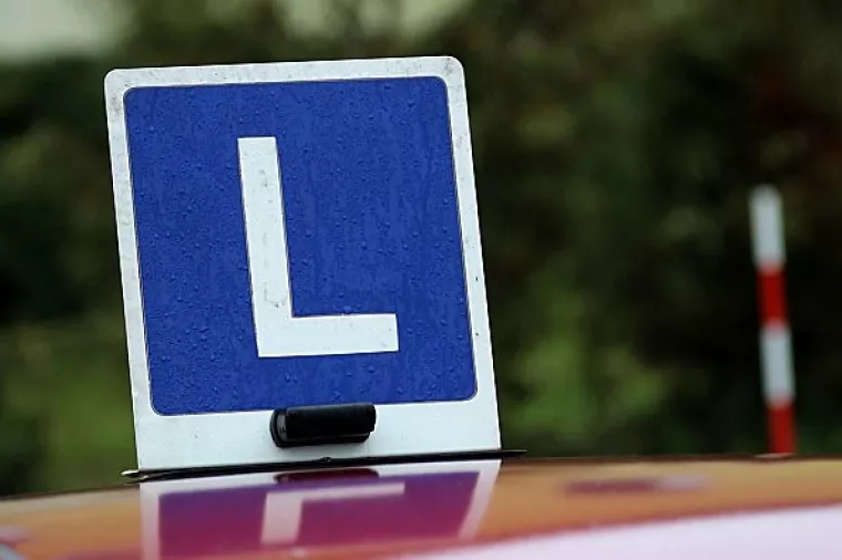 Pravda za sve: Otvara li MUP mogućnost nove diskriminacije auto&scaron;kola?