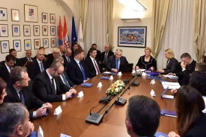 Grabar-Kitarović: Pelje&scaron;ki most bit će izgrađen najkasnije 2023.
