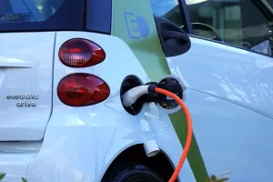 Električna vozila osvojit će polovicu globalnog trži&scaron;ta do 2030.