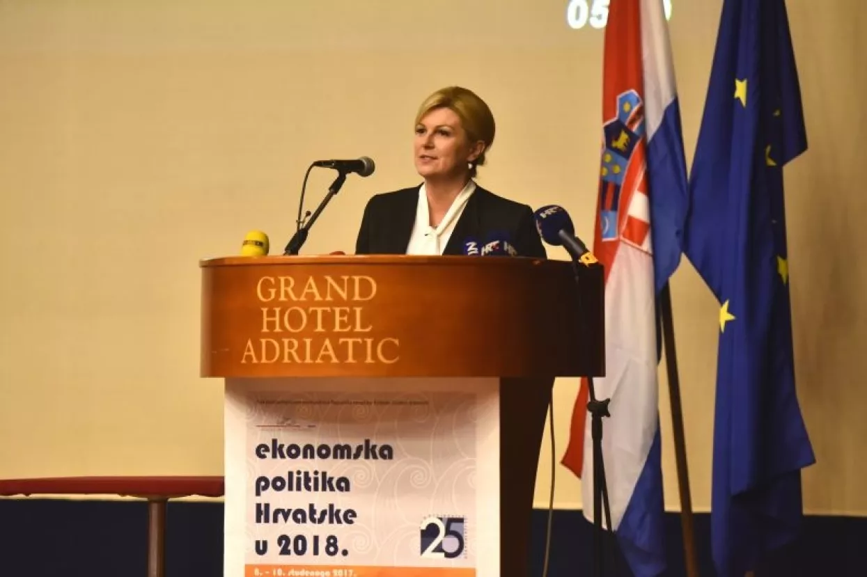 Grabar-Kitarović: Otporni smo na reforme koje nas trebaju za&scaron;tititi kada prođe 'doba debelih krava'