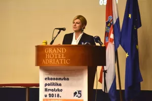 Grabar-Kitarović: Otporni smo na reforme koje nas trebaju za&scaron;tititi kada prođe 'doba debelih krava'