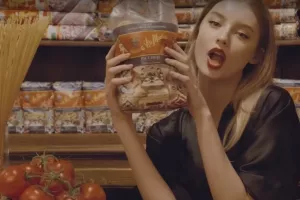 VIDEO: Ljepotice uživale u tjestenini dizajniranoj na D&G način