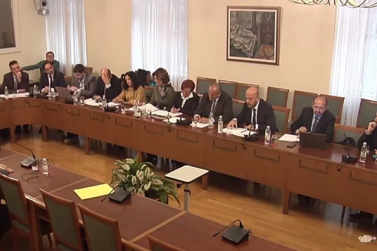 Oporba protiv ga&scaron;enja Povjerenstva za Agrokor, vladajući podsjećaju na 'slovo zakona'