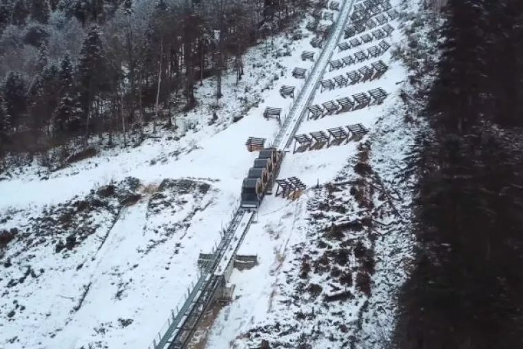 VIDEO: &Scaron;vicarska otvara najstrmiju uspinjaču na svijetu