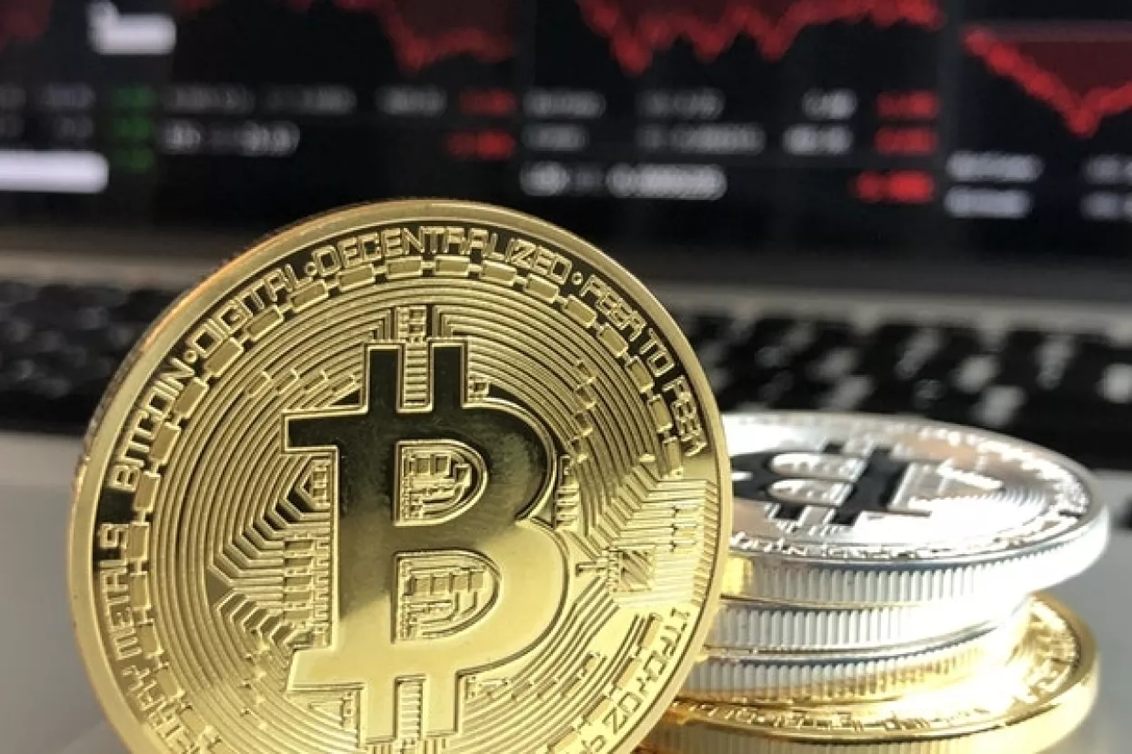 Vrijednost Bitcoina se s vrtoglavih 20 srozala na 11.5 tisuća dolara