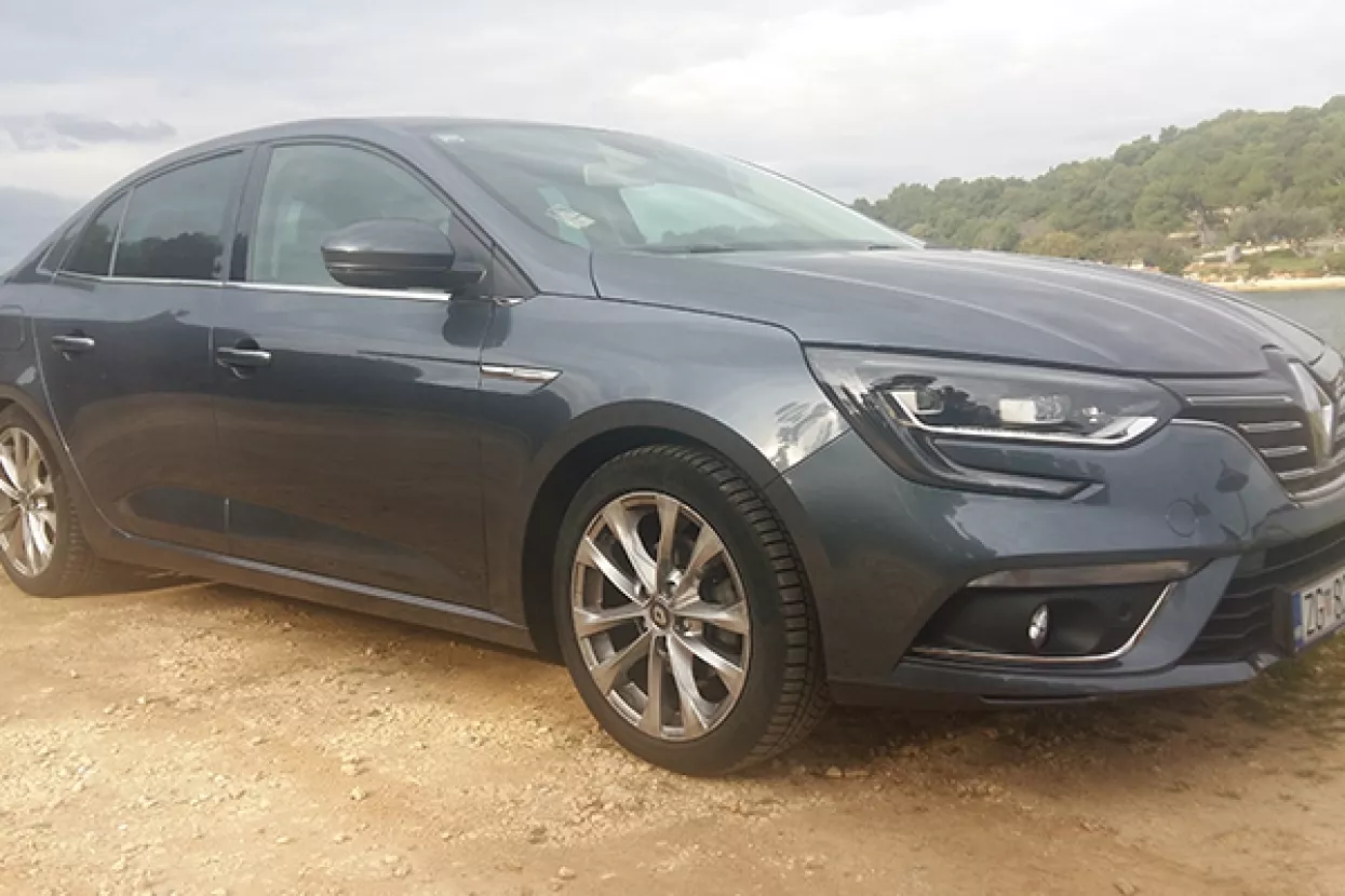 Test: Renault Megane GrandCoup&eacute; - Limunzina koja je i skraćeni Talisman i produženi Megane