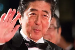 Japanski premijer traži da poslodavci povise plaće za 3 ili vi&scaron;e posto