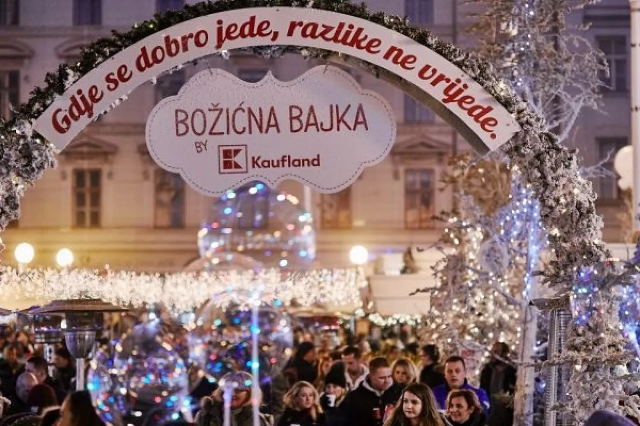 FOTO: Bajkoviti ispraćaj stare godine u srcu Zagreba