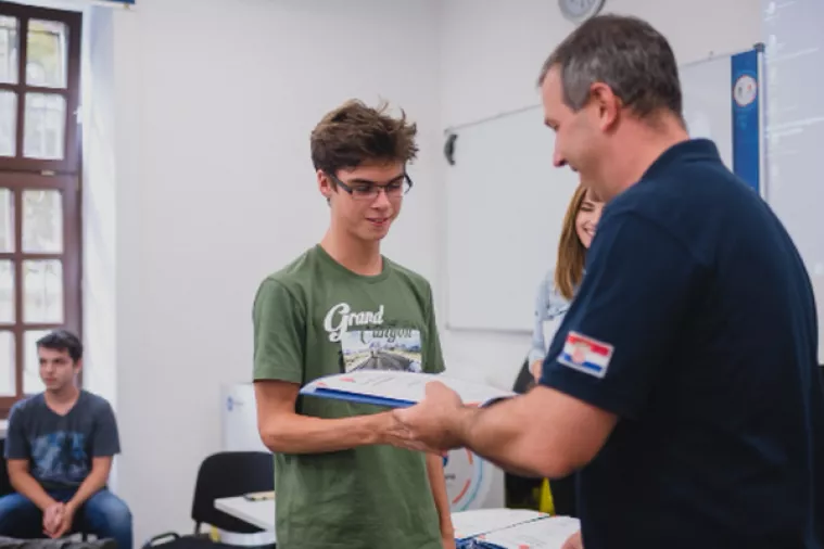 Innovation Academy projekt: Prva zimska &scaron;kola za srednjo&scaron;kolce