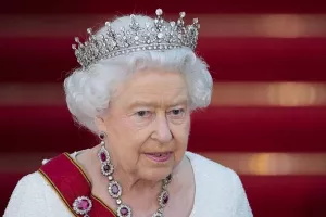 Kraljica Elizabeta II. ima korisne savjete za no&scaron;enje krune