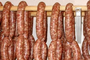 Čuvari slavonske tradicije traže da se za&scaron;titi naziv Slavonska kobasica