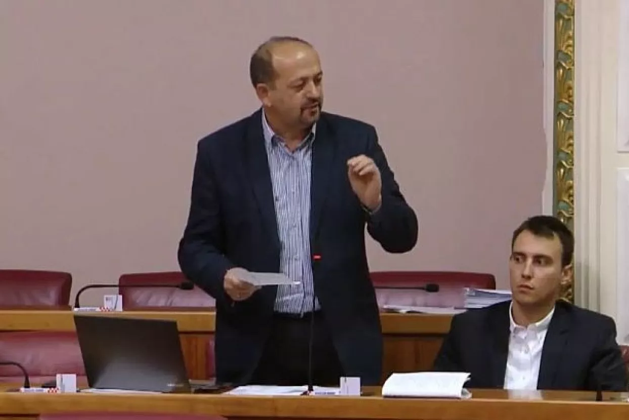 Lovrinović: Radimo na konačnom rje&scaron;enju za 330 tisuća blokiranih