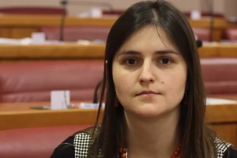 Puh: Zastupnici, ne dopustite da žene budu taoci političkih prepucavanja