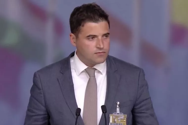 Bernardić trpi &scaron;iroku unutarstranačku kritiku zbog 'pritiska na medije, lo&scaron;eg dru&scaron;tva'