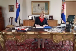 Ured predsjednice: Vučićeva isprika i ratna &scaron;teta nisu na dnevnom redu
