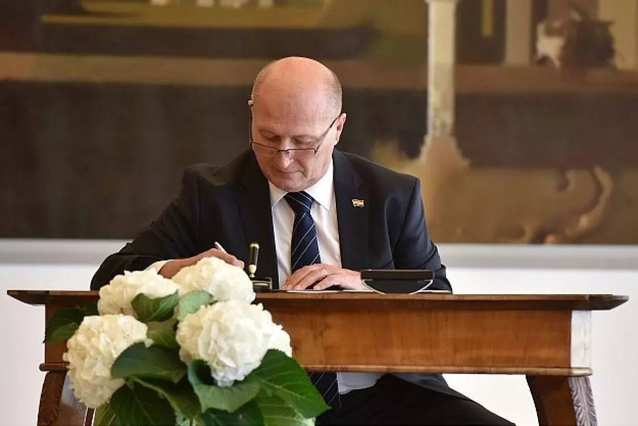 Odbor za etiku i znanost &Scaron;eparovićevu disertaciju proglasio plagijatom