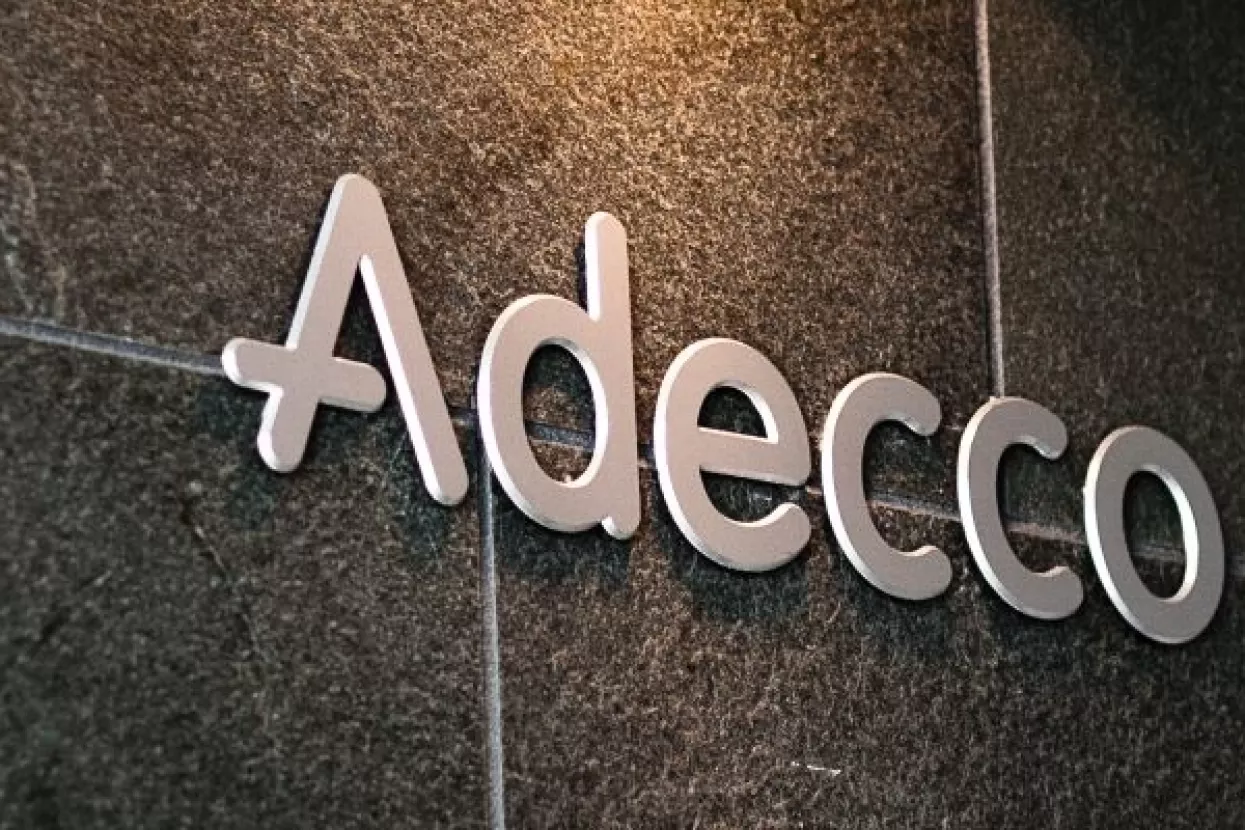 Adecco kupio Vettery