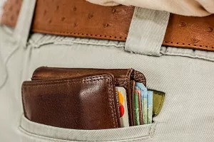 Dvojicu mladića u Splitu tereti se zbog računalne prijevare s kreditnim karticama