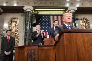 Zbog nove politike Trump zabranio većini transrodnih osoba služenje u vojsci