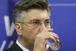 Sukob interesa: Plenković suočen s prijavama zbog zapo&scaron;ljavanja sestrične, kuma, ujaka i &scaron;ogora