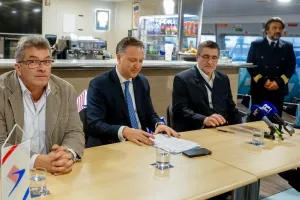 Predstavnici sindikata i Uprava Jadrolinije potpisali sporazum o povećanju plaća